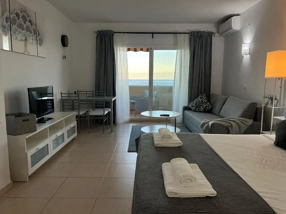 Benalbeach En La Playa Бенальмадена